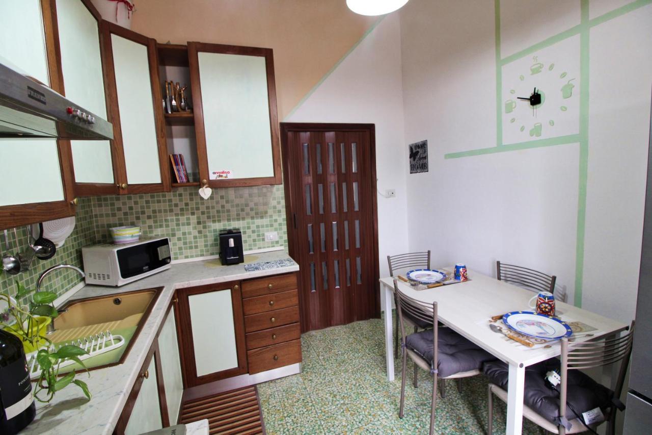 The House To The Walls Siena Bagian luar foto
